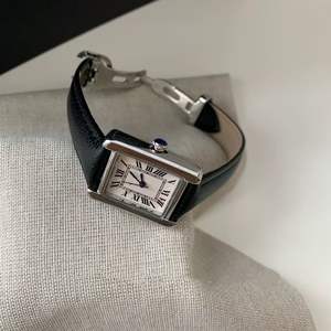 Reloj de Cuarzo para Mujer, con Logotipo Personalizado, Resistente al Agua, Caja de Acero Inoxidable, Correa de Acero Inoxidable, Estilo Ejecutivo y Moderno - Product Image 4