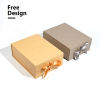 Boîte cadeau en carton de luxe personnalisée, pliable et repliable avec fermeture magnétique, doublée d'éponge pour vêtements et chaussettes