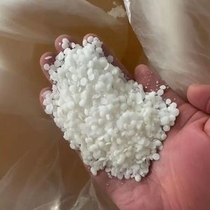 2024 flocons de cire de soja écologique 20 kg Carton pour bougie de soja et d'huile faisant l'usine directe - Product Image 6