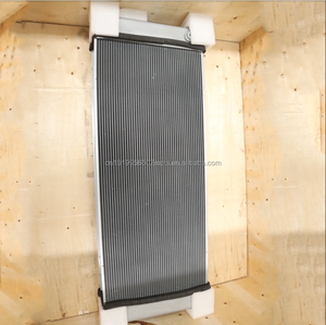 El tanque de agua del radiador 569-03-89113 aplicable a camiones volquete Komatsu <span class=keywords><strong>HD465</strong></span> - <span class=keywords><strong>7E0</strong></span> y <span class=keywords><strong>HD465</strong></span> - 7R - Product Image 2