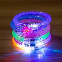 Bracelet LED acrylique lumineux clignotant à piles, idéal pour les fêtes, bars, discothèques, concerts, Ramadan, Nouvel An, cadeau et décoration (vente en gros)