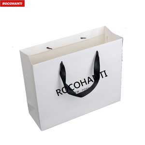 Sacs en papier cartonnés personnalisés pour petites entreprises, sacs cadeaux en carton blanc OEM pour chaussures et vêtements - Product Image 6