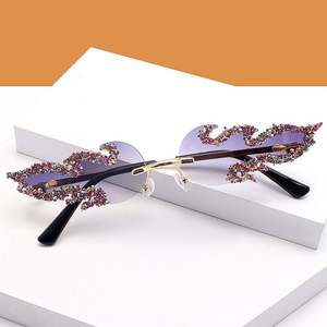 Gafas de Sol Pequeñas Sin Montura para Mujer, Modelo 2043, con Diamantes, Estilo Punk, Protección UV400 - Product Image 6