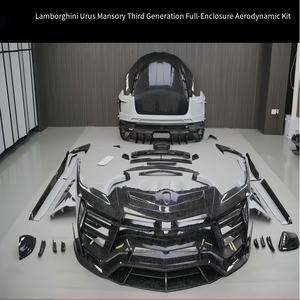 Convient pour la mise à niveau et la modification de la <span class=keywords><strong>Lamborghini</strong></span> <span class=keywords><strong>Urus</strong></span>, kit large carrosserie en carbone sec de troisième génération <span class=keywords><strong>Mansory</strong></span> - Product Image 3