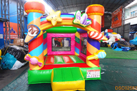 Château gonflable sur le thème des bonbons, château arc-en-ciel pour les fêtes d'enfants, aire de jeux extérieure
