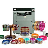 360 °   Machine d'impression UV à jet d'encre rotative avec CMYK W V pour bracelets en plastique, verre et autres produits cylindriques