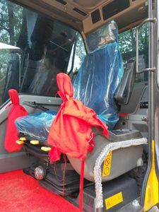 Excavatrice d'occasion Volvo EC140DL 14T certifiée EMC |   Pompe hydraulique Denison pour excavatrice sur chenilles polyvalente - Product Image 4