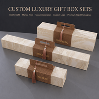 Coffret Cadeau Rigide Haut de Gamme Personnalisé à Motif Marbre avec Poignée à Pompon et Bande Tressée en Liège, Emballage Couleur Personnalisée pour Bijoux et Mariages