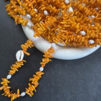 Collier de plage inspiré de l'océan, fait main, avec perles de pierres précieuses côtières, coquillages en spirale, pendentif cauris, pierres naturelles et perles d'eau douce, idéal pour un cadeau
