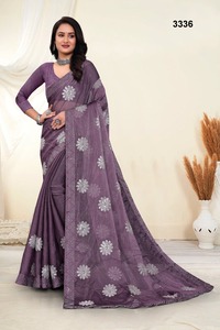 Qunoot Closet Twinkal Impresionante Saree de Chiffon con Bordado Pesado de Lentejuelas Swarovski y Blusa con Ribete Elegante para Mujeres Adultas Indias - Product Image 2