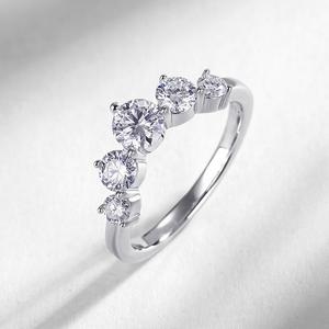 潘禺カスタムジュエリー 14K 18K ゴールド VVS VS 0.5カラット 1カラット 1.5カラット 2カラット 認定ダイヤモンド ラウンドブリリアント クラシック モアサナイトリング - Product Image 6