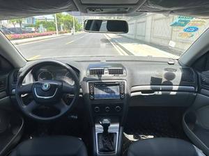 <span class=keywords><strong>Occasion</strong></span> 2012 <span class=keywords><strong>Skoda</strong></span> <span class=keywords><strong>Octavia</strong></span> Yijun Edition 1.6L <span class=keywords><strong>Essence</strong></span> Automatique Intérieur sombre R15 Pneus Sièges cuir FWD - Product Image 6