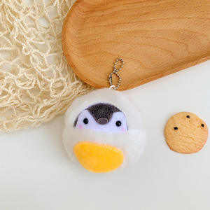 Adorables llaveros de peluche Koupen Chan, lindos personajes de pingüinos disfrazados de camarones fritos y Taiyaki, perfectos para regalos de fans del anime. - Product Image 4