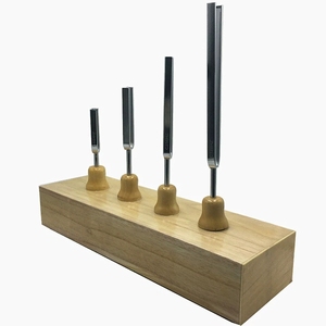 Kit de diapasons en acier 4 pièces en gros avec boîte en bois de résonance pour l'enseignement - Product Image 1