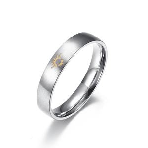 Classique <span class=keywords><strong>argent</strong></span> acier inoxydable Simple lune soleil anneau Pari fille garçon mode étudiant Couple anneau - Product Image 3