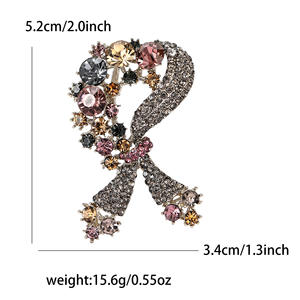 Broche en alliage noble avec diamants, fleur en cristal, corsage magnifique, forme carrée, plaqué or, parfait pour les mariages et les fêtes, cadeau idéal - Product Image 3