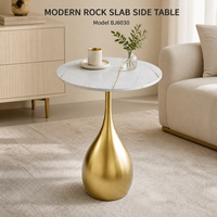 Table basse moderne en dalle de roche dorée avec piétement sculptural en fer, portable pour salon et hôtel, OEM ODM