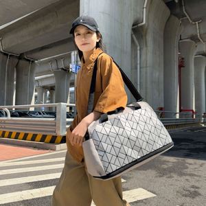 Fashion Geometric Pattern Travel Bags Outdoor Sports Fitness <b>Storage</b> Bags Waterproof Luggage Bag for Unisex - Product Image 3