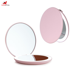 Miroir de maquillage portable pliable à écran tactile avec lumière LED rechargeable à trois couleurs, 3 jours d'autonomie, compact, de poche, GZ - Product Image 1
