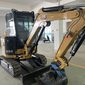 รถขุดขนาดเล็ก CAT 303 มือสอง 3 ตัน รถขุดไฮดรอลิกแบบตีนตะขาบ เครื่องจักรก่อสร้างขนาดกะทัดรัด - Product Image 6