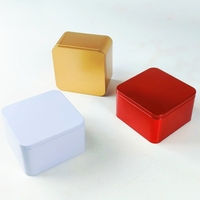 Boîte en étain carrée multicolore pour thé/biscuits/bonbons - une boîte en étain pour emballages cadeaux et souvenirs