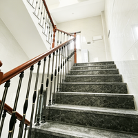 Moderne Leichtgewichtige Luxus-Aluminium-Treppengeländer Geeignet für Innendekoration von Villen und Apartments