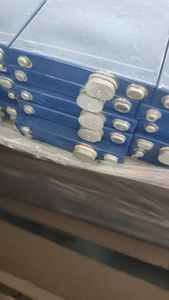 <span class=keywords><strong>3</strong></span>.2V 135ah 138ah Blade Batterij Lithium Ion Oplaadbare Lifepo4 Batterij Voor Zonne-Systeem Energieopslag - Product Image 2