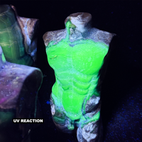 Artisanat en cristal naturel, réaction aux UV, agate volcanique, statue de corps masculin, artisanat en cristal naturel, sculptures en cristal d'agate volcanique