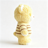 Adorable ours en peluche à poils bouclés avec pull rayé en tricot, doux et confortable, compagnon de compagnie, cadeau, jouet en peluche