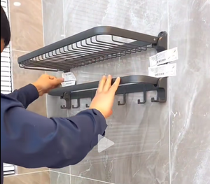 Utilizzato per fissare temporaneamente gli adesivi in posizione durante l'applicazione della colla. IT ha una forte adesione e facilita l'applicazione. - Product Image 3