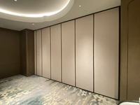 Porte mobile pliable en tissu moderne et facile à installer, cloison mobile avec roulettes pour salle d'exposition commerciale, restaurant et salle de sport