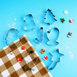 Moules à biscuits <span class=keywords><strong>de</strong></span> Noël, <span class=keywords><strong>kit</strong></span> <span class=keywords><strong>de</strong></span> pâtisserie en acier inoxydable 12 pièces - Product Image 3