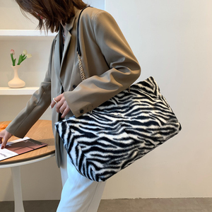 Bolso de mano de felpa con patrón de leopardo y cebra de vaca <span class=keywords><strong>2021</strong></span> para mujer, suave y esponjoso Bolso grande, cadena de piel, bandolera, correa de hombro, cremallera informal - Product Image 3
