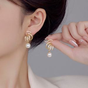 Minimalist <b>Silver</b> Needle Earrings Cool Spiral <b>Ribbon</b> Design Fashionable Full Diamond Zircon Studs Elegant Temperament Versatile - Product Image 2