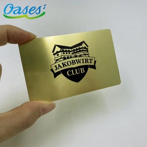 Carte de visite gravée au laser de taille personnalisée en métal blanc doré miroir 24k avec fente pour puce et bande magnétique - Product Image 2