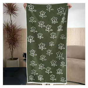 Terry Towel Woven Large Jacquard Floral Bath Towels Cotton Beach Towel 70*140Cm Custom