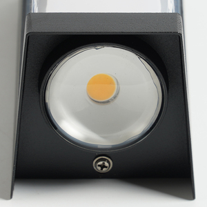 Lampe murale LED extérieure moderne, indice de protection IP65, construction en aluminium avec diffuseur en verre trempé, à intensité variable, pour utilisation en jardin - Product Image 6