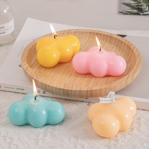 Bougies parfumées en cire de soja, pot en forme de nuage pour cadeau d'anniversaire saint-valentin - Product Image 2