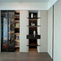 Mueble Moderno de Lujo para Vino y Licores, con Vidrio de Calidad, Tiradores Dorados, Panel Trasero Rojo, Ecológico y Multifuncional