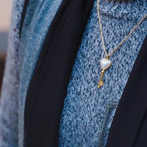 Colgante de Perla en Forma de Corazón Estilo Japonés, 13-16mm, Chapado en Oro sobre Plata, Clásico y Versátil - Product Image 4