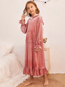 Abiti <span class=keywords><strong>da</strong></span> <span class=keywords><strong>notte</strong></span> in velluto con cappuccio con coulisse e maniche a balze con maniche a balze all'ingrosso mamma e Me - Product Image 3