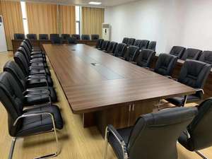 Chaise <span class=keywords><strong>de</strong></span> <span class=keywords><strong>bureau</strong></span> <span class=keywords><strong>sans</strong></span> <span class=keywords><strong>roulettes</strong></span> 8239C en cuir PU, chaises ergonomiques pour salle <span class=keywords><strong>de</strong></span> conférence <span class=keywords><strong>de</strong></span> <span class=keywords><strong>bureau</strong></span> élégante - Product Image 4