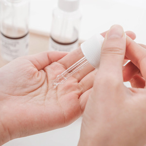 Botella Dispensadora de Cosméticos de Plástico PET Transparente de 15ml-100ml con Tapón de Rosca y Gotero para Suero para el Cuidado de la Piel, Mascarilla Facial, Champú y Loción - Product Image 6