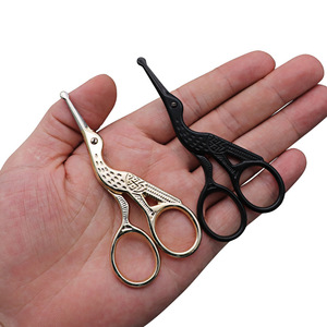 Recortador de vello nasal de acero inoxidable, herramienta de belleza portátil con forma de grúa para un aseo preciso - Product Image 3