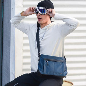 Noir grand <span class=keywords><strong>sac</strong></span> de <span class=keywords><strong>tennis</strong></span> en cuir micro fibre ciré <span class=keywords><strong>Wilson</strong></span> Vintage avec roues Dry Bat Gear qualité imperméable Vintage - Product Image 5