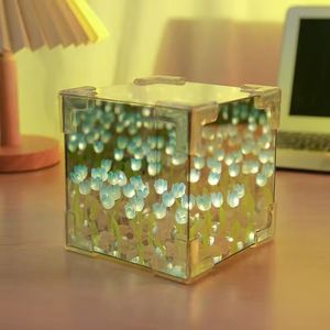 Lámpara de Mesa con Espejo de Tulipanes Hecha a Mano para el Día de la Madre, Luz Nocturna Personalizable, Cubo de Cristal con Flores de Tulipanes, Luz Nocturna LED - Product Image 4