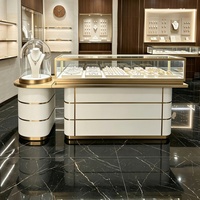 Vitrine de comptoir en verre pour bijouterie sur mesure, îlot de présentation en laiton avec dôme en verre rond, vitrine haut de gamme pour montres pour magasin de détail