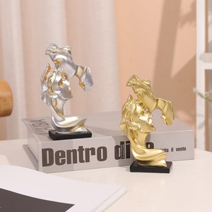 Figura de Resina de Momento de Beso de Mystic Arts, Adorno de Escritorio Moderno y Minimalista, Artesanía Abstracta de Lujo Ligero - Product Image 3