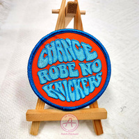 Patchs de haute qualité personnalisation de broderie livraison rapide marchandises en gros fer à coudre sur le support auto-adhésif à crochet et boucle