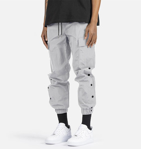 Aoyema <span class=keywords><strong>pantaloni</strong></span> da <span class=keywords><strong>uomo</strong></span> di alta qualità <span class=keywords><strong>pantaloni</strong></span> <span class=keywords><strong>Cargo</strong></span> <span class=keywords><strong>con</strong></span> bottoni laterali <span class=keywords><strong>pantaloni</strong></span> sportivi impilati da <span class=keywords><strong>uomo</strong></span> <span class=keywords><strong>con</strong></span> <span class=keywords><strong>elastico</strong></span> <span class=keywords><strong>in</strong></span> <span class=keywords><strong>vita</strong></span> - Product Image 4